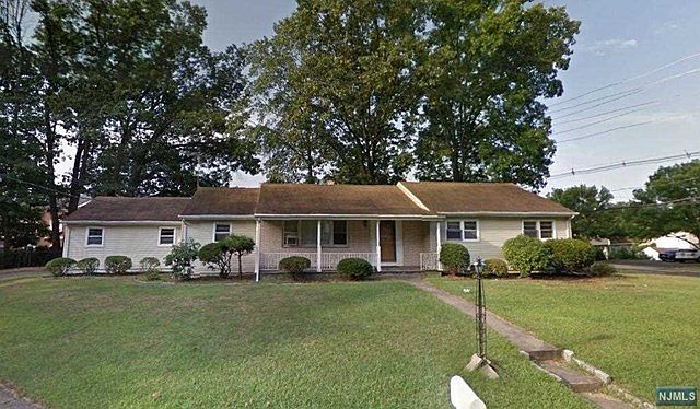 1st image of 10 Amelia Ct