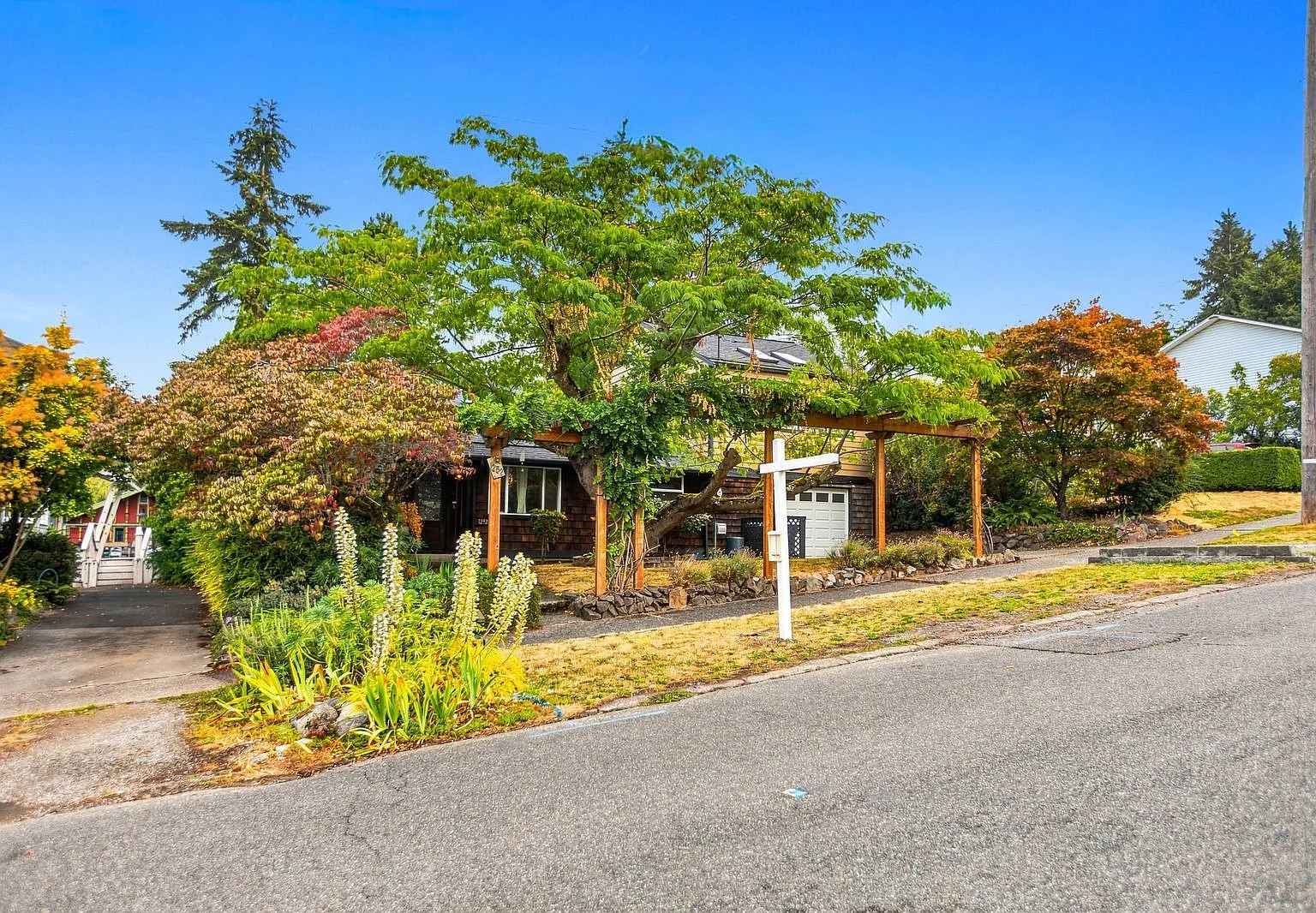 4 bed, 1800 sqft, $4,000 — Photo 3
