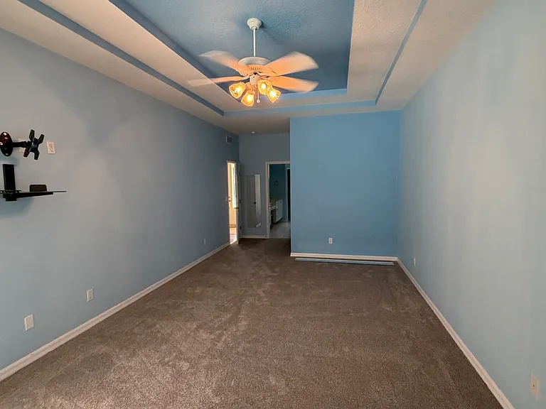 1208 Londonderry Cir — Photo 9