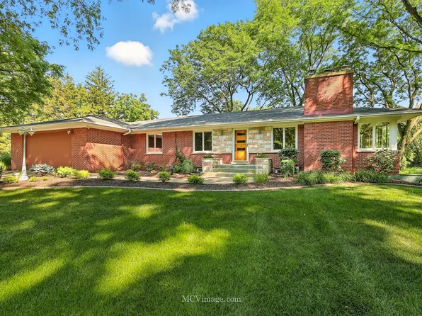 2500 Lindenwood Ln, Naperville, IL 60565