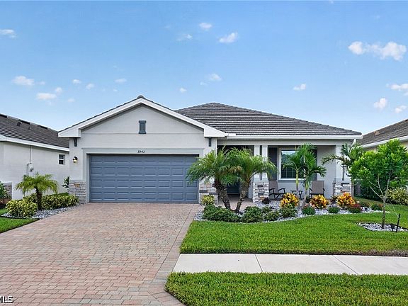 2nd image of 3943 E Hampton Cir