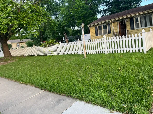 1503 W 4th St, Lawrence, KS 66044