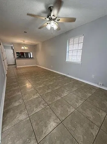 2 bed, 1.5 bath, 1100 sqft, $1,100 — Photo 2