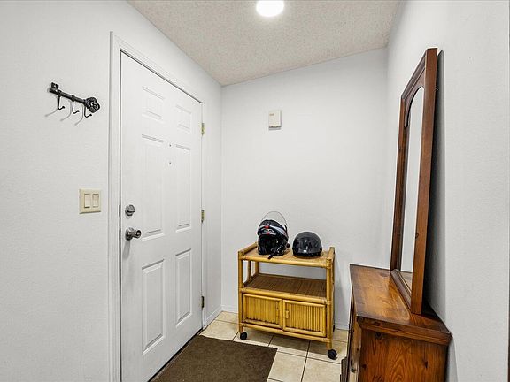 5th image of 3809 Meadowlark Circle
