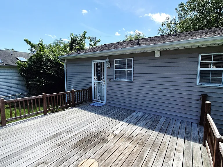 1412 Blair St — Photo 46