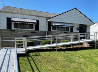 1937 Ridgehill Rd, Cleveland, OH 44121