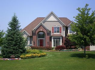 33 Olde Prestwick Way, Penfield, NY 14526