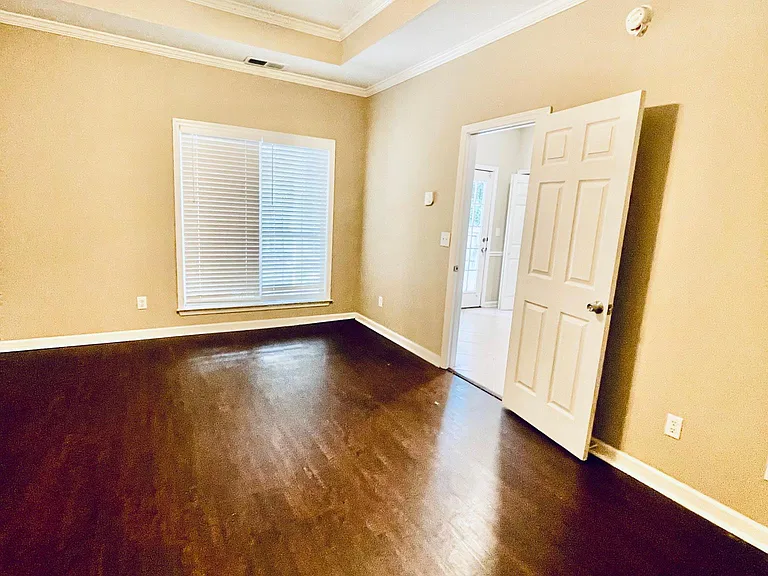 102 Frances Ln — Photo 11