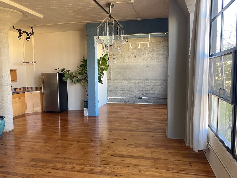 2nd image of 1500 Park Ave