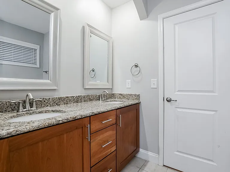 108 Heathwood Dr — Photo 12