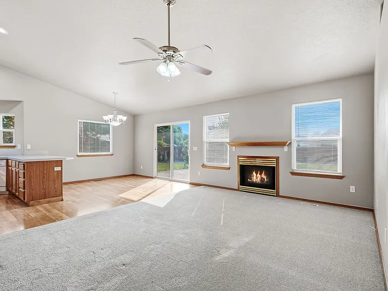 2466 N Stone Pl — Photo 10