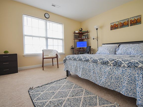 Bedroom 2 with Office space