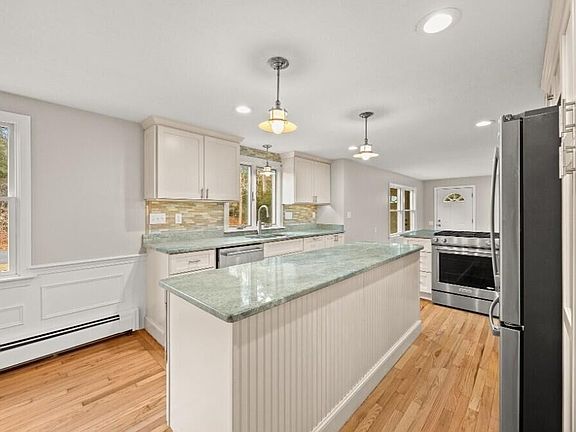 3rd image of 90 Guildford Road