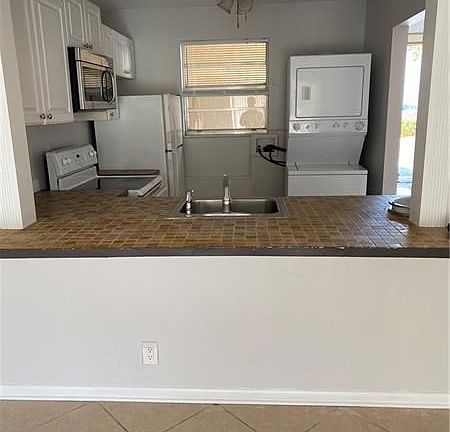 5th image of 10270 NW 35th St APT 10