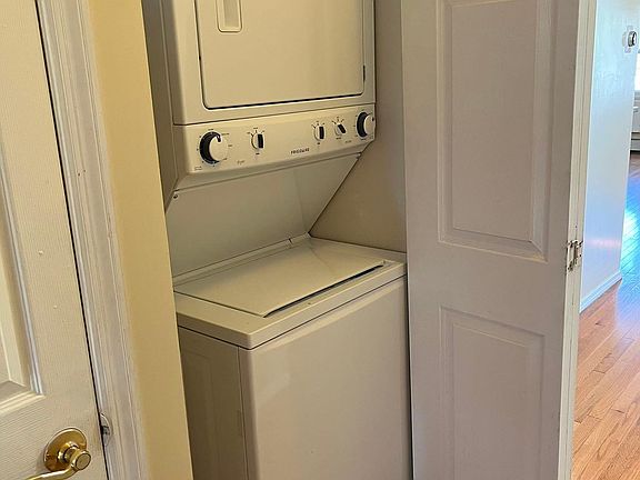 3rd image of 8221 Country Pointe Cir #2FL
