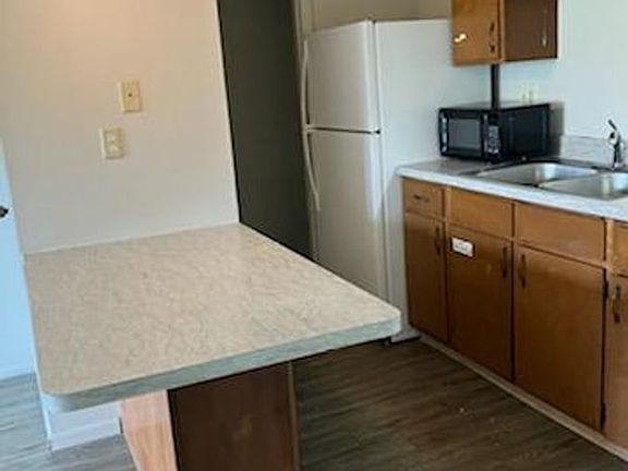 3rd image of 1316 SW Western Ave APT 9