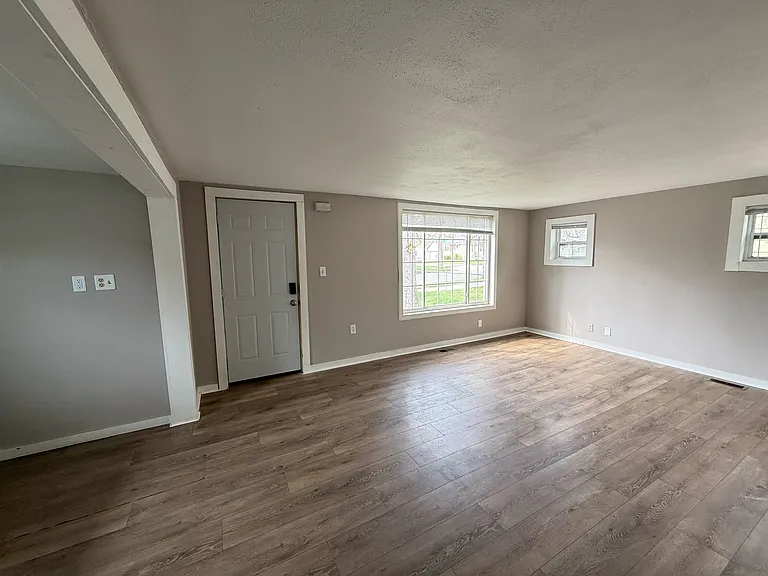 430 Dunlap St — Photo 3