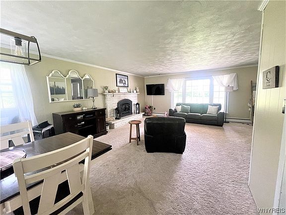 2nd image of 610 Larkin Rd