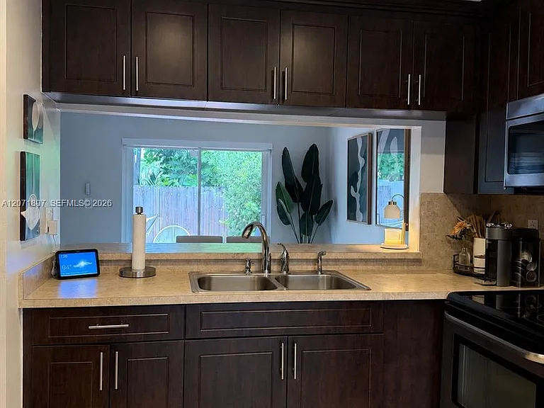 7483 SW 109th Ave — Photo 1