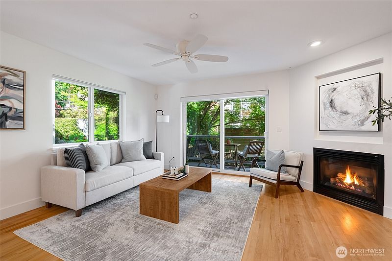 5th image of 3648 Francis Avenue N #D