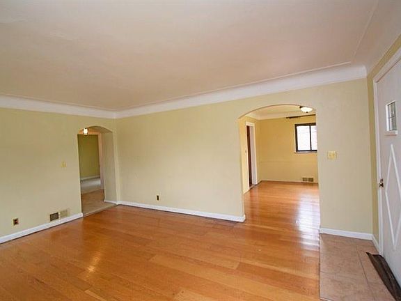 5th image of 3232 Ashwood Dr