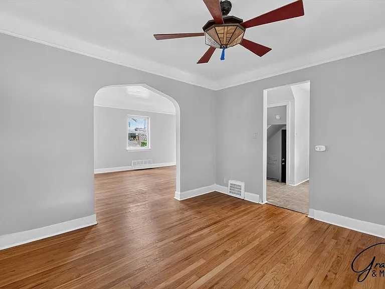 5911 Somerset Ave — Photo 7