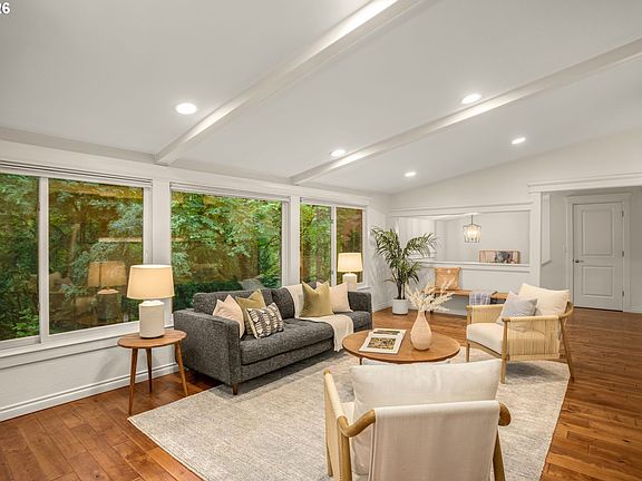 3rd image of 2755 SW Fairmount Blvd