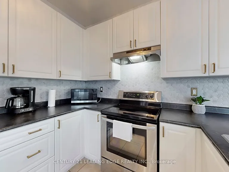 1574 Edgecroft Dr — Photo 13