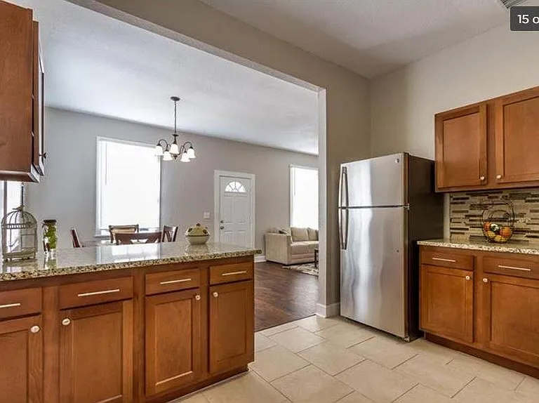711 W Plymouth St — Photo 13