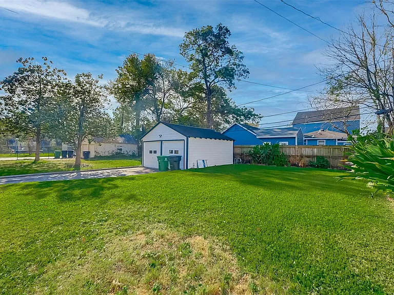 3222 Oakdale St — Photo 38