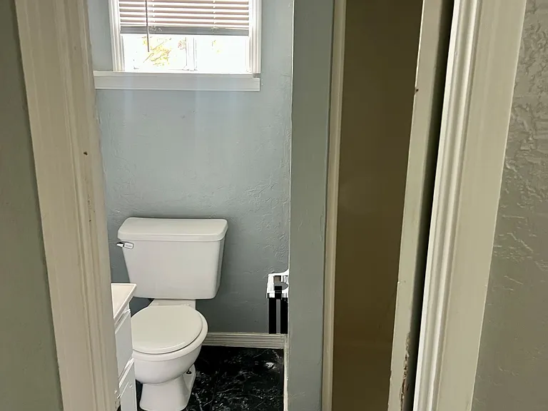 Apt A bathroom