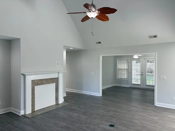 4 bed, 3.0 bath, 2565 sqft, $2,395 — Photo 3