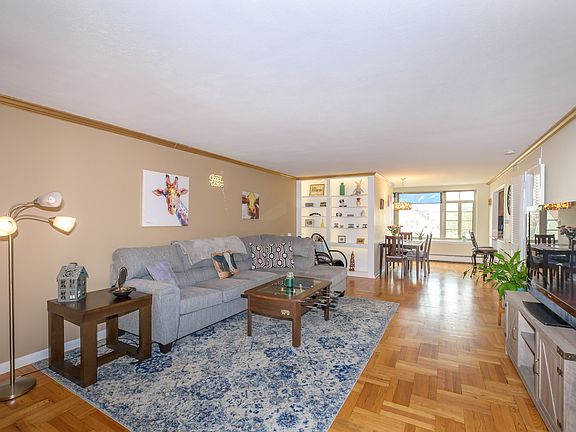 5th image of 30 Outlook Ave APT 303