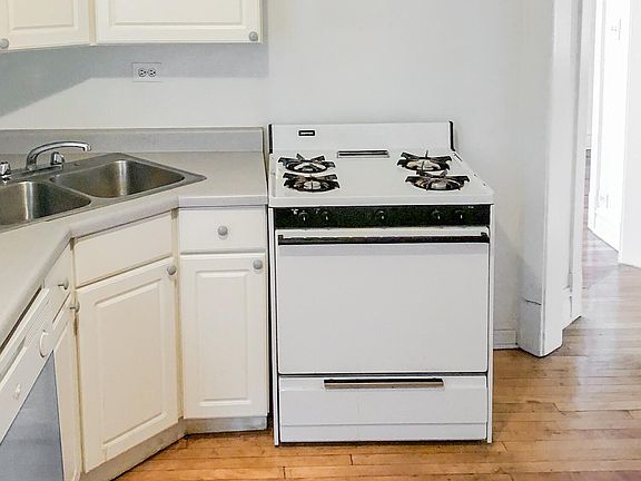 2nd image of 5100 N Winchester Ave #9