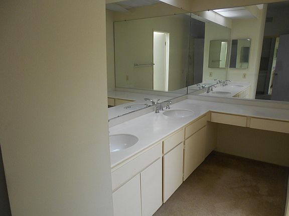 Double sink master dressing area with separate walk in showe
