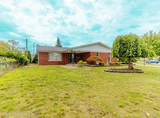 4432 Little John Dr, Sterling Heights, MI 48310