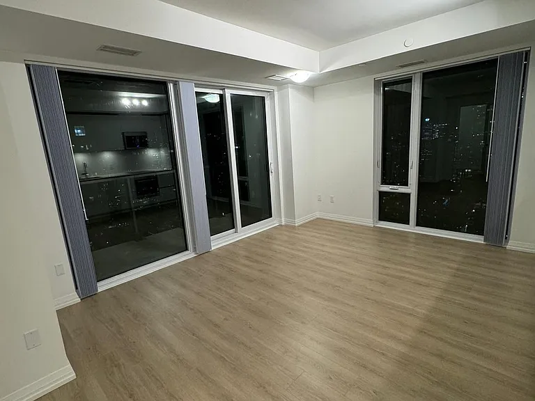 28 Widmer St #4028 — Photo 8