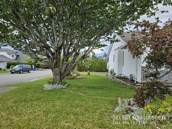 3rd image of 44841 Carolyn Ave