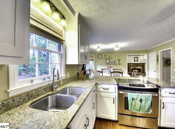 3rd image of 103 Wagoncreek Dr