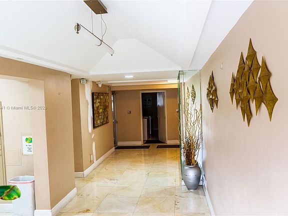 5th image of 3545 NE 167th St APT 403