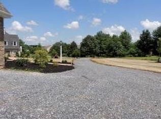 11 Shadewood Pl, Lititz, PA 17543