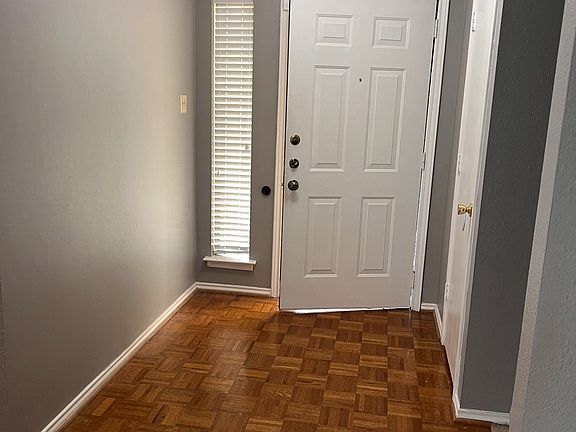 3rd image of 2123 Mistletoe Ave APT B