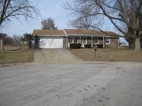 36 Park Cir, Clinton, IL 61727
