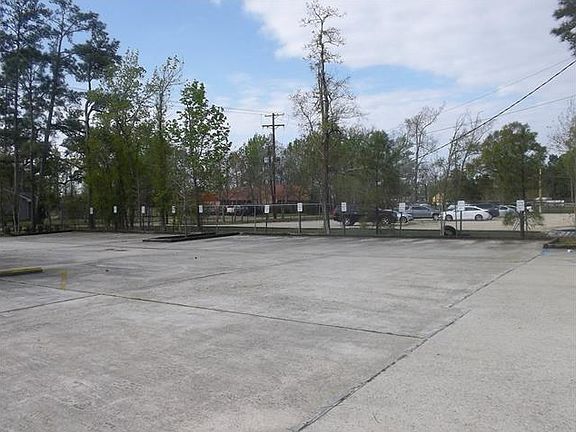 2nd image of 820 Asbury Dr