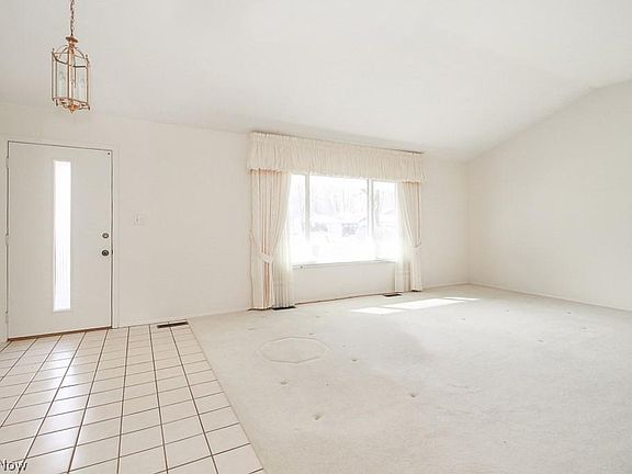 3rd image of 26958 Chapel Hill Dr
