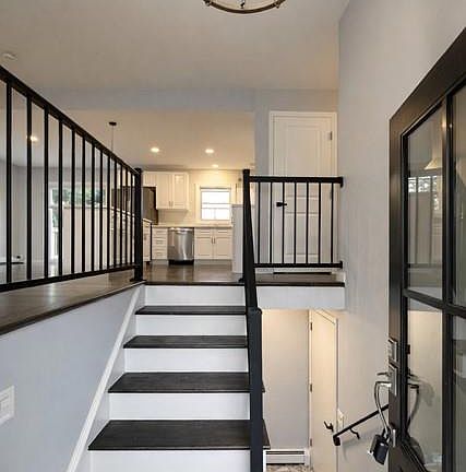 4th image of 7 Jonathan Drive