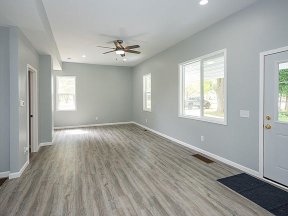 4th image of 421 Pine St