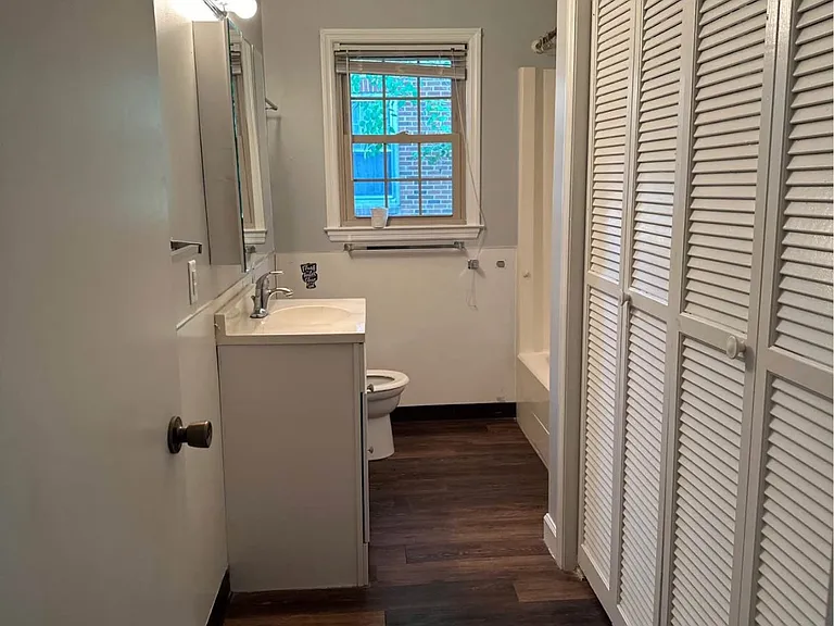 1310 Queens Rd #B — Photo 8