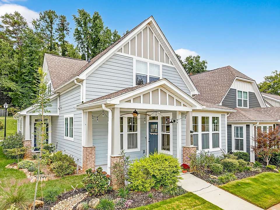 18 Cottage Knoll Cir