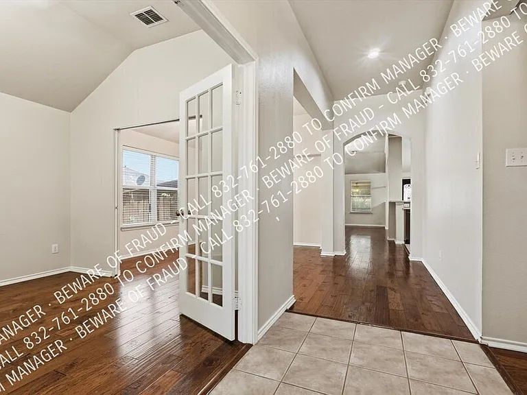 615 Magnolia Ln — Photo 4